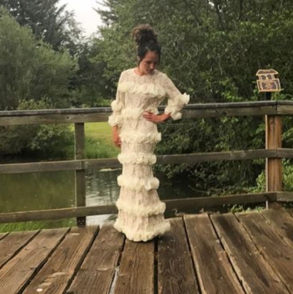 White ruffled fancy dress